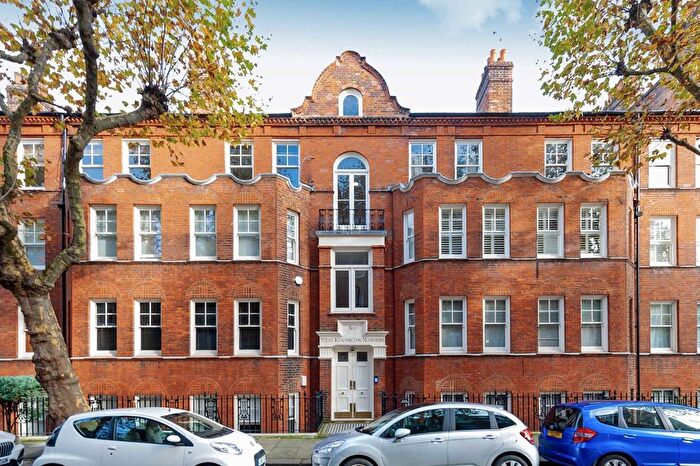 3 Bedroom Flat To Rent In Beaumont Crescent, West Kensington, W14