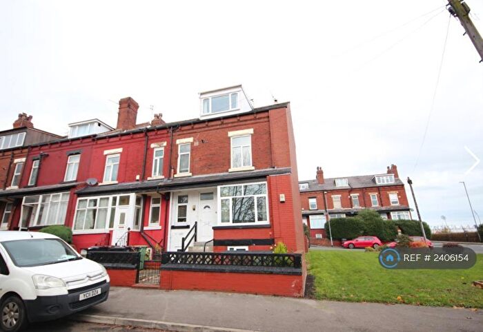 4 Bedroom End Of Terrace House To Rent In Talbot View, Leeds, LS4
