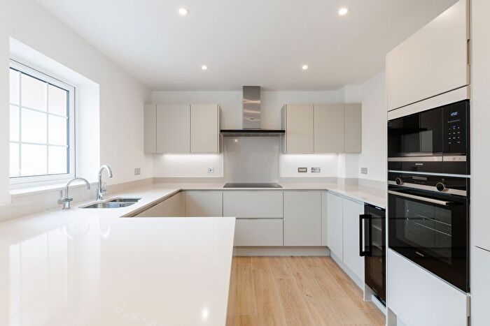 2 Bedroom Flat To Rent In Merrileas Drive, Oxshott, Leatherhead, Surrey, KT22