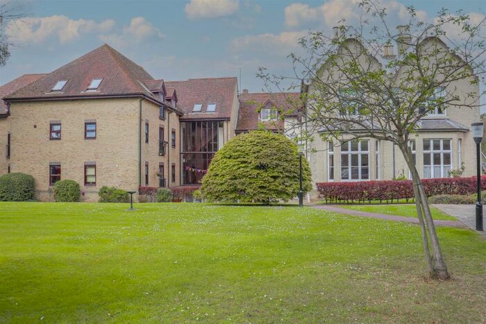 1 Bedroom Retirement Property To Rent In The Lawns Drive, Broxbourne, EN10