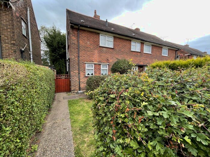 3 Bedroom Semi-Detached House To Rent In Derwent Drive, Tibshelf, Alfreton, DE55