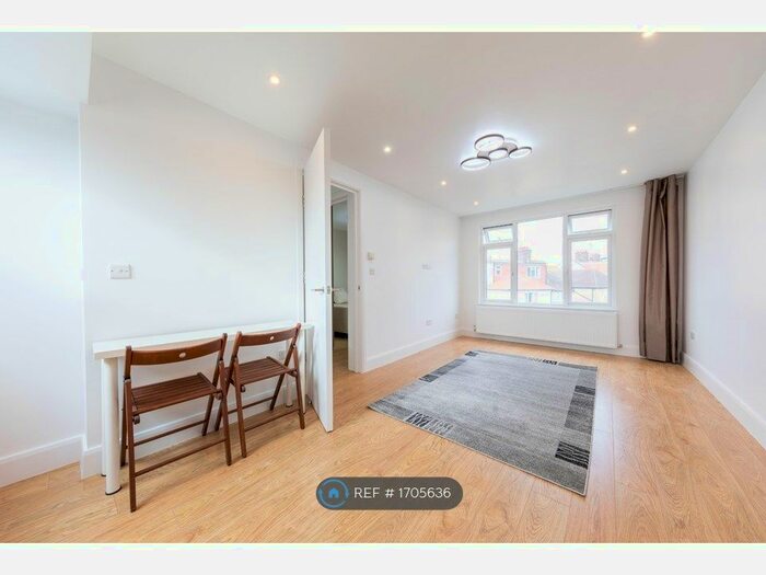 1 Bedroom Flat To Rent In Alyth Gd, London, NW11