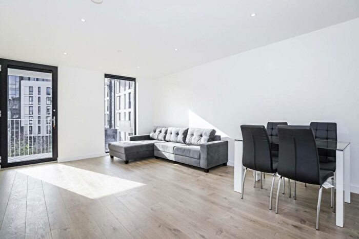 1 Bedroom Flat To Rent In Forrester Way, Stratford, London, E15