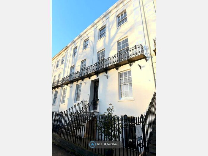 3 Bedroom Flat To Rent In Dormer Place, Leamington Spa, CV32