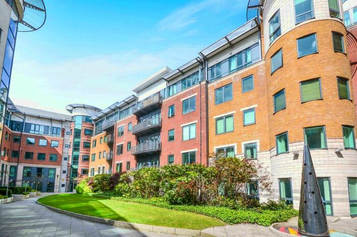 2 Bedroom Flat To Rent In City South, City Road East, South Gateway, Manchester, M15