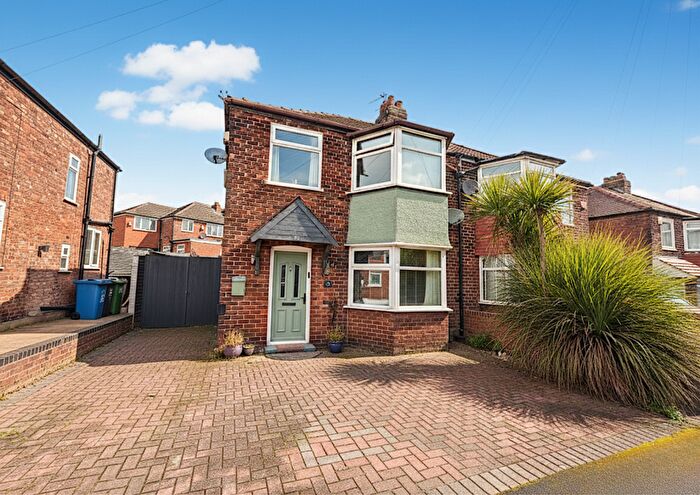 3 Bedroom Semi Detached House For Sale In Hilltop Grove, Whitefield, M45