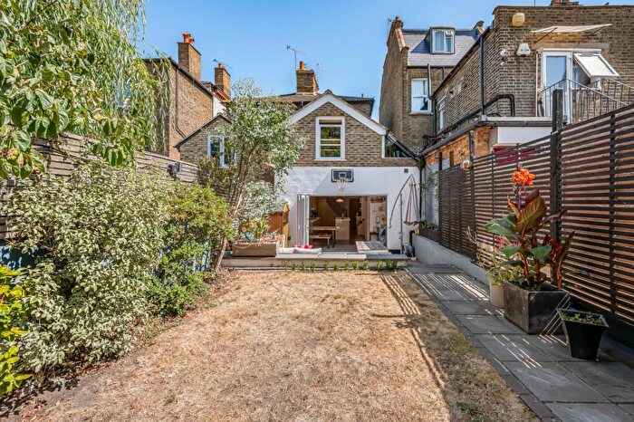 4 Bedroom Semi-Detached House For Sale In High Street, Hampton Wick, Richmond Upon, Thames, KT1