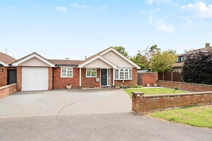 2 Bedroom Detached Bungalow For Sale In Portland Close, Bedford, MK41