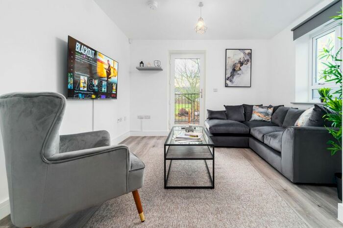 2 Bedroom Flat To Rent In Tollhouse Way, Smethwick, B66