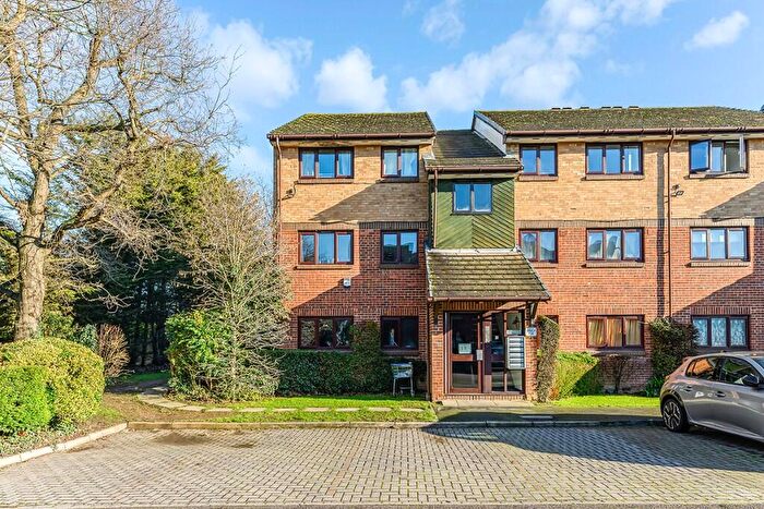 2 Bedroom Flat To Rent In Higham Station Avenue, London, E4