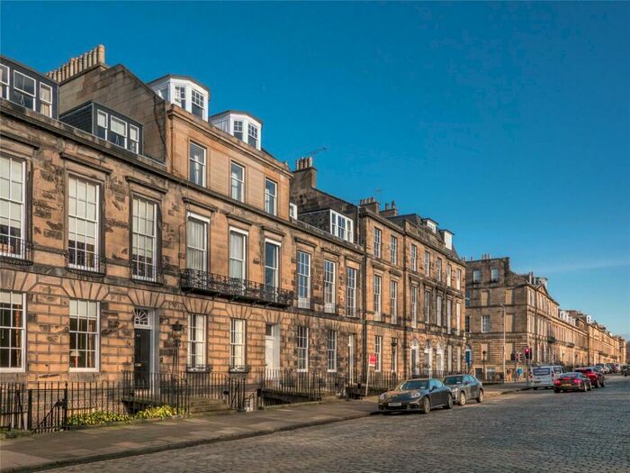 3 Bedroom Flat To Rent In Heriot Row, Edinburgh, EH3