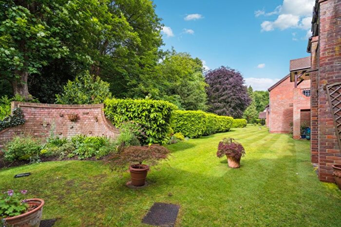 2 Bedroom Flat For Sale In Long Park, Chesham Bois, Amersham, HP6