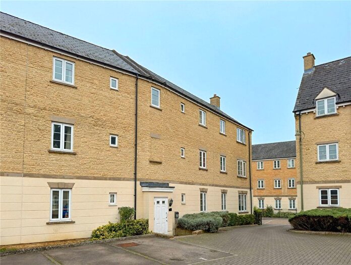 2 Bedroom Flat For Sale In Madley Brook Lane, Witney, Oxfordshire, OX28