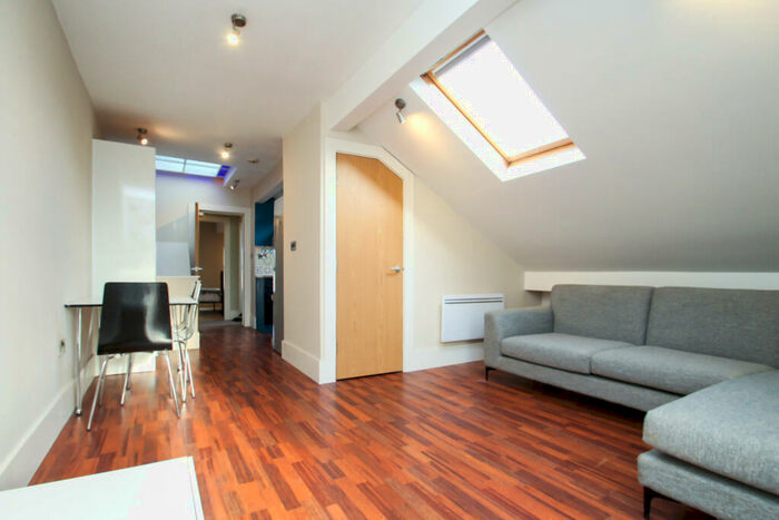 1 Bedroom Apartment To Rent In Vesper Road, LS5