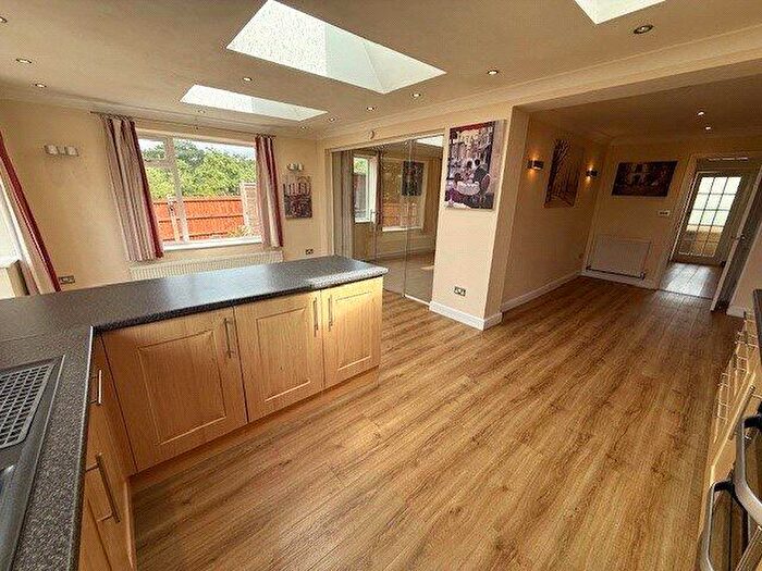 3 Bedroom Semi-Detached House For Sale In Frankley Green, Birmingham, West Midlands, B32