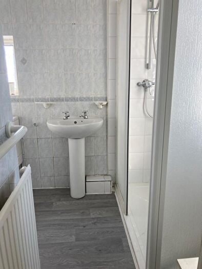 3 Bedroom Bungalow To Rent In Philip Road, Rainham, RM13