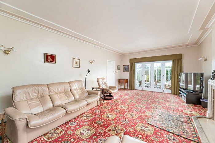 4 Bedroom Detached House For Sale In Beck Lane, Bingley, West Yorkshire, BD16