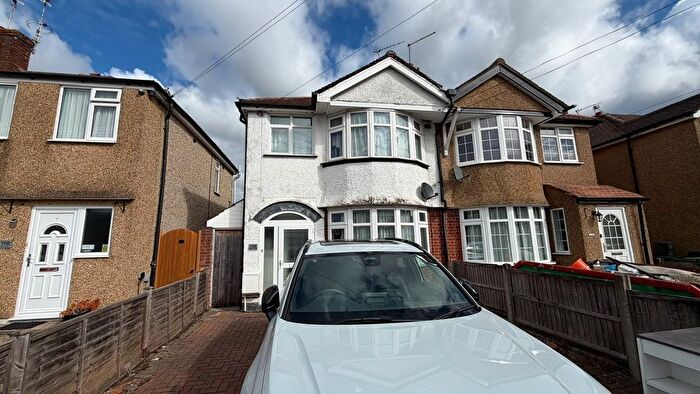 3 Bedroom Semi-detached House To Rent In Malvern Way, Croxley Green, Rickmansworth, WD3