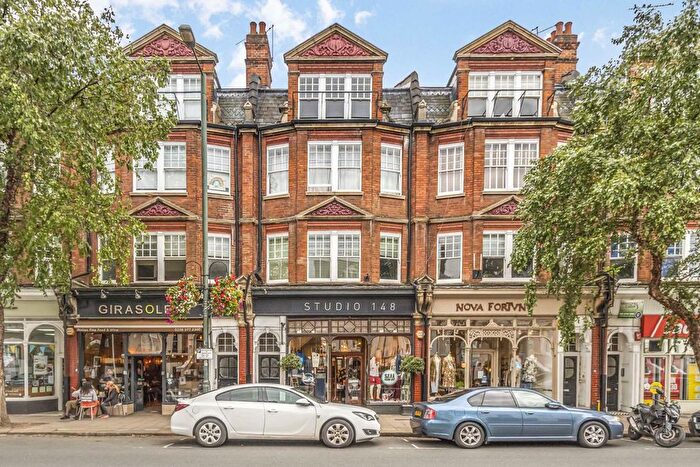 2 Bedroom Flat To Rent In High Street, Teddington, TW11