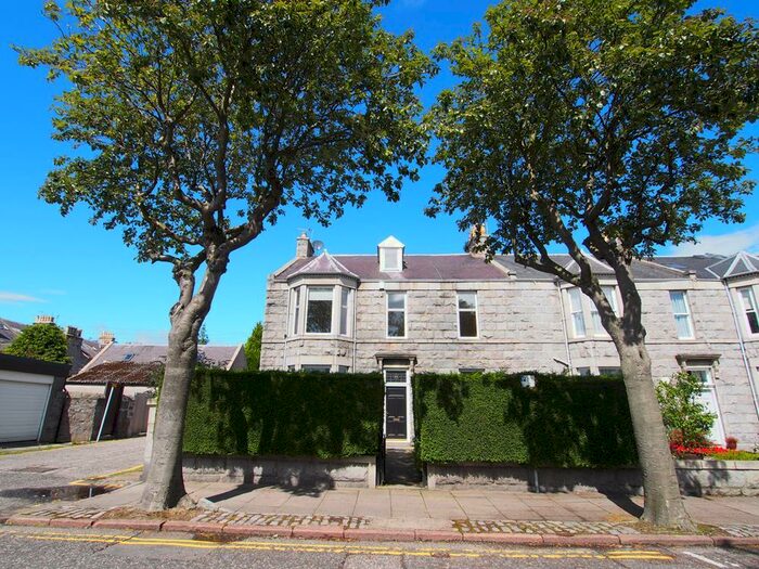 6 Bedroom End Of Terrace House To Rent In Desswood Place, Aberdeen, AB25