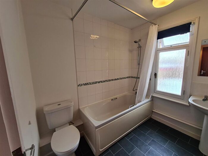1 Bedroom Flat To Rent In High Street, Over, Cambridge, CB24