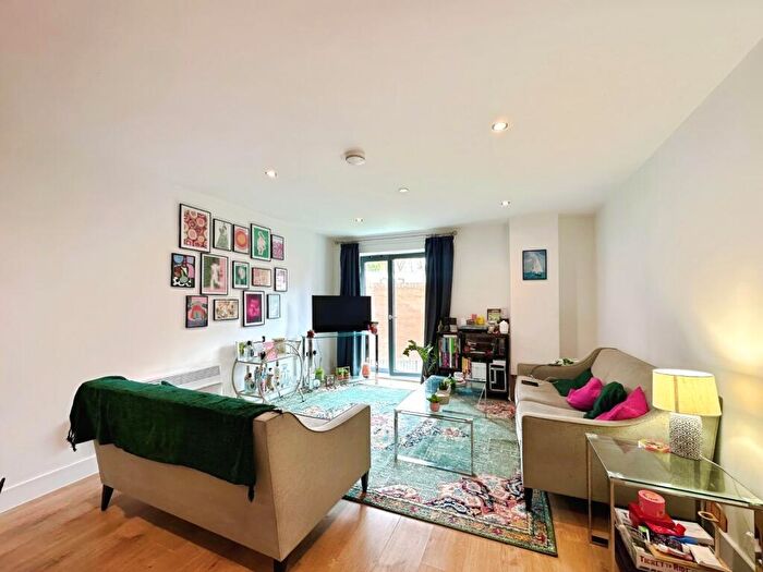 2 Bedroom Flat To Rent In Leylands House, Mabgate, Leeds, LS9