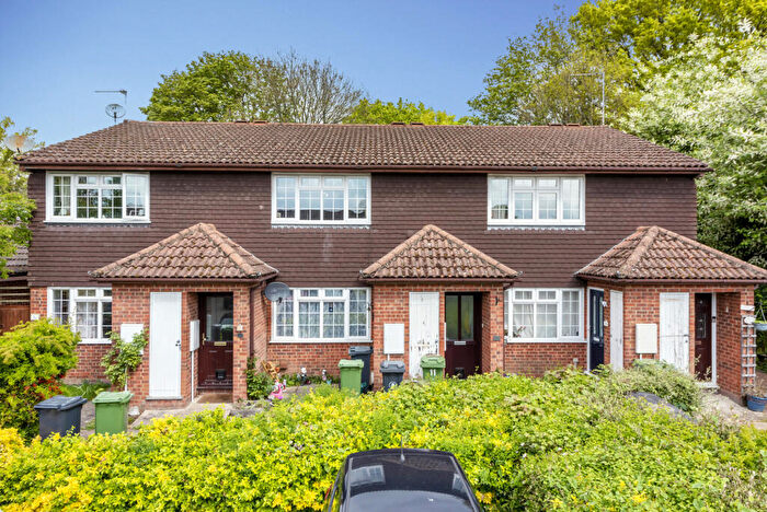 1 Bedroom Maisonette For Sale In Poplar Close, Mytchett, GU16