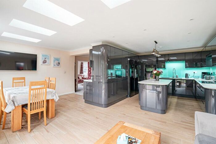 4 Bedroom Detached House For Sale In Golden Avenue Close, East Preston, BN16