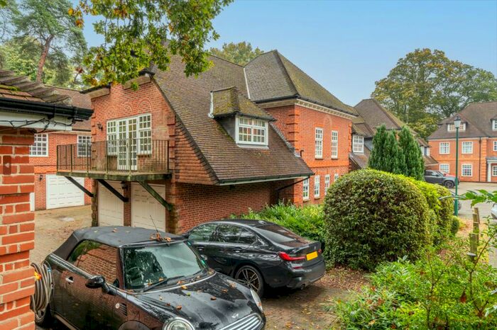 4 Bedroom Detached House To Rent In The Coach House, Bracken Place, Chilworth, Southampton, SO16