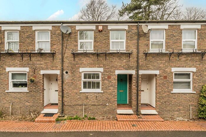 2 Bedroom Property For Sale In Chestnut Close, Streatham, SW16