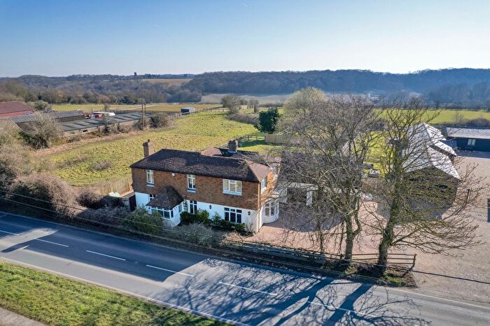 4 Bedroom Country House To Rent In Wrotham Road, South Street, Meopham, Gravesend, DA13