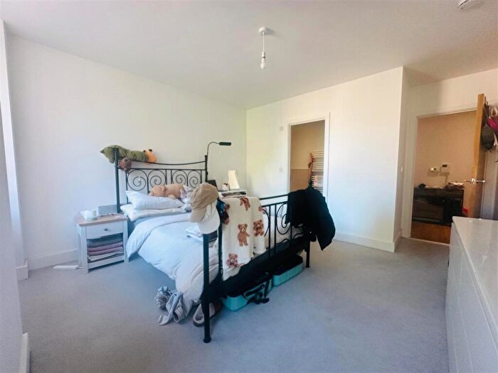 2 Bedroom Flat To Rent In Portland Square, Bristol, BS2
