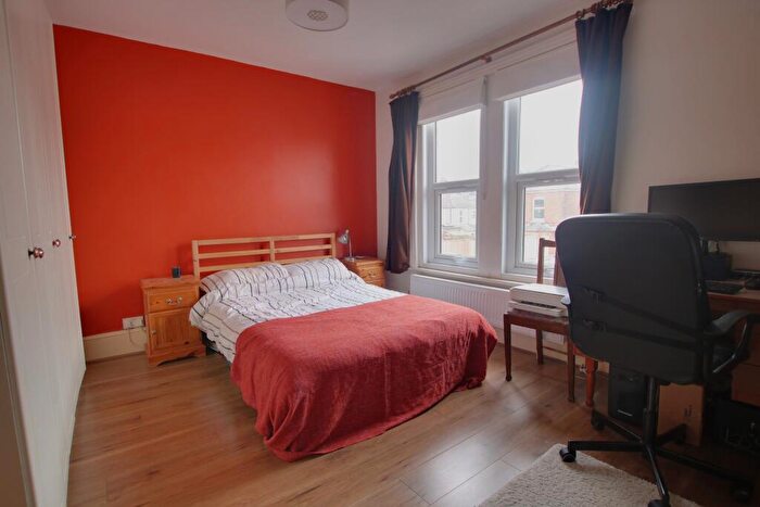 3 Bedroom Semi-Detached House For Sale In St Denys, Southampton, SO17