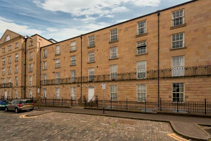 2 Bedroom Flat To Rent In East London Street, Broughton, Edinburgh, EH7