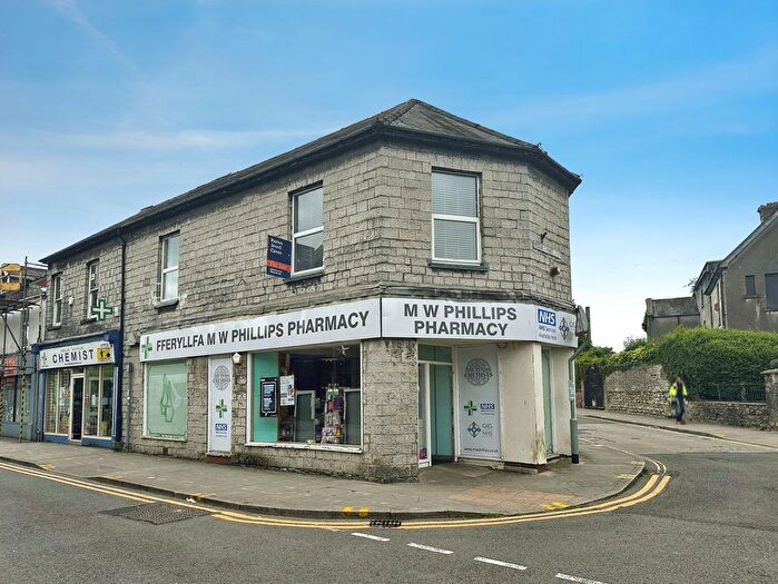 2 Bedroom Flat For Sale In Nolton Street, Bridgend, CF31