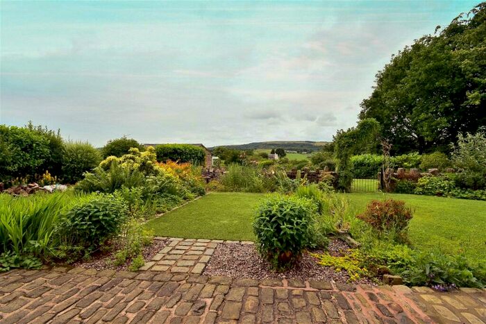 2 Bedroom Cottage For Sale In Nickleton Brow, Heath Charnock, Lancashire, PR6