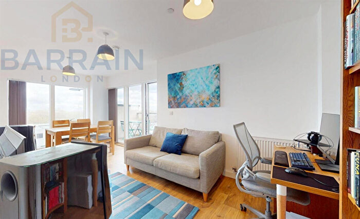 1 Bedroom Flat For Sale In Gallions Reach, London, E16