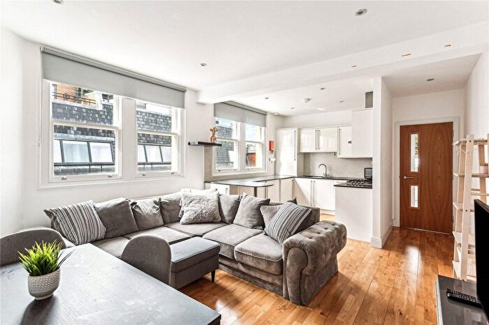 3 Bedroom Flat To Rent In High Holborn, London, WC1V