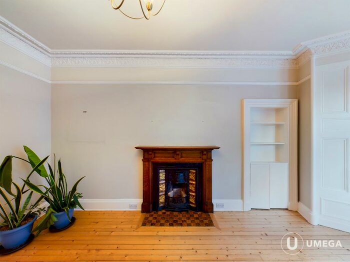 2 Bedroom Flat To Rent In Millar Crescent, Morningside, Edinburgh, EH10