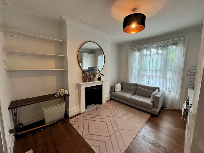 Studio To Rent In Arragon Road, Twickenham, Greater London, TW1