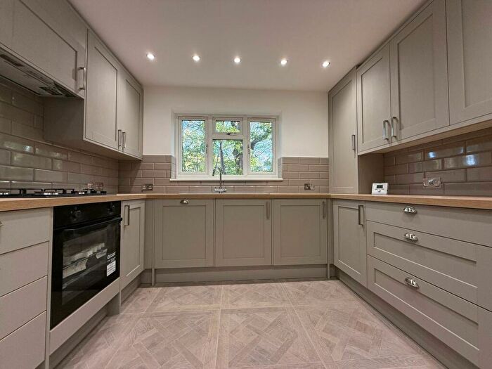 2 Bedroom Flat To Rent In Mill Place, Chislehurst, BR7