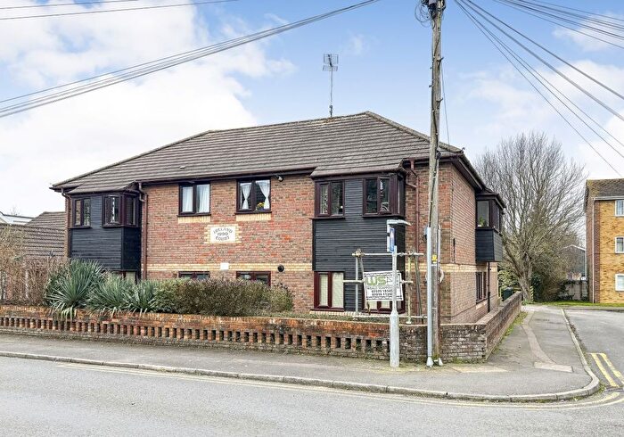 1 Bedroom Flat For Sale In Flat Ireland Court, Dering Road, Ashford, Kent, TN24