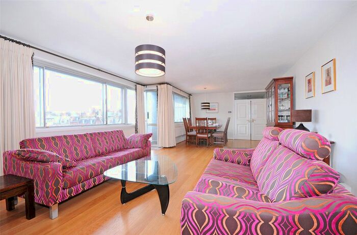 3 Bedroom Flat To Rent In George Street, London, W1U