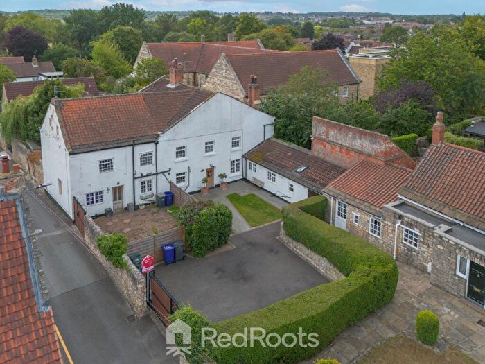 3 Bedroom Semi-Detached House For Sale In Glebe Street, Warmsworth, Doncaster, DN4