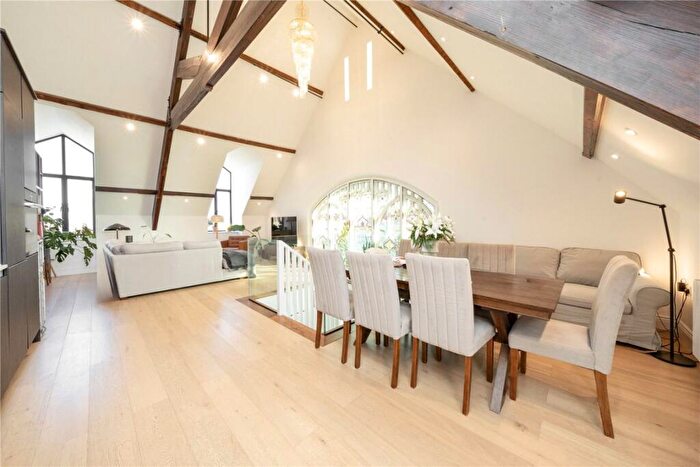 2 Bedroom Flat For Sale In Huddlestone Road, Willesden Green, NW2