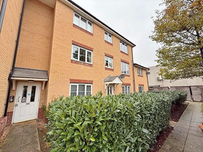 2 Bedroom Flat For Sale In The Fairways, Farlington, PO6