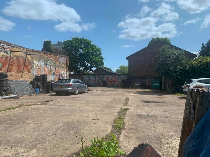 Land To Rent In Newington Green Road, London, N1