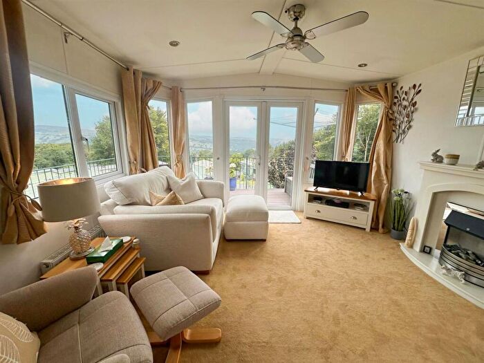 1 Bedroom Chalet For Sale In School Wood Farm, Straight Lane, Addingham, LS29