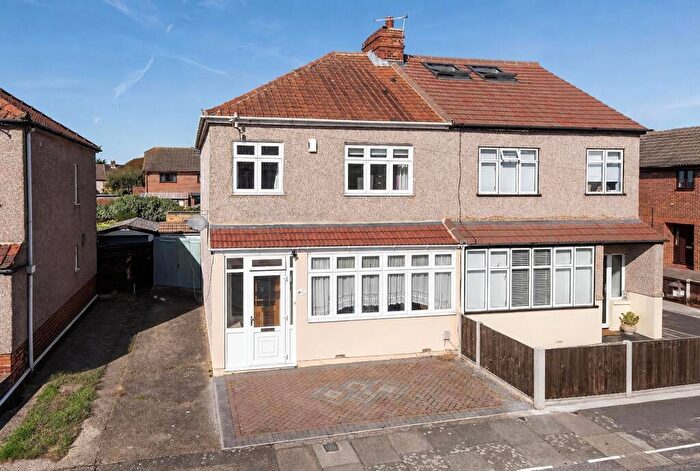 3 Bedroom Semi-Detached House For Sale In Hansol Road, Bexleyheath, DA6