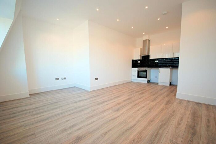 1 Bedroom Flat To Rent In Market Place, Wokingham, RG40